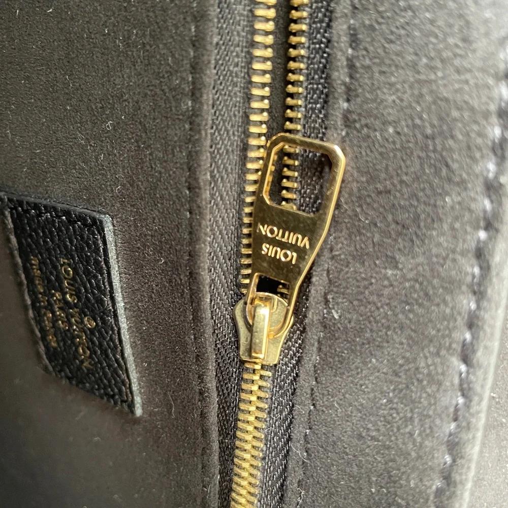 ❌SOLD❌Louis Vuitton Saint Germain PM in Black Empriente Leather - Picture 7 of 11